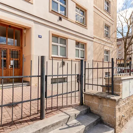 Апартаменты Charm Deco Near Old Town, All-friendly