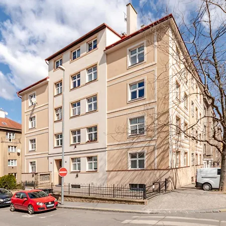 Charm Deco Near Old Town, All-friendly Apartman