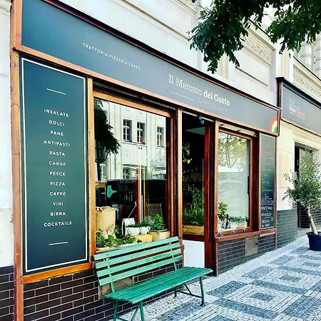 Daire Charm Deco Near Old Town, All-friendly Prag