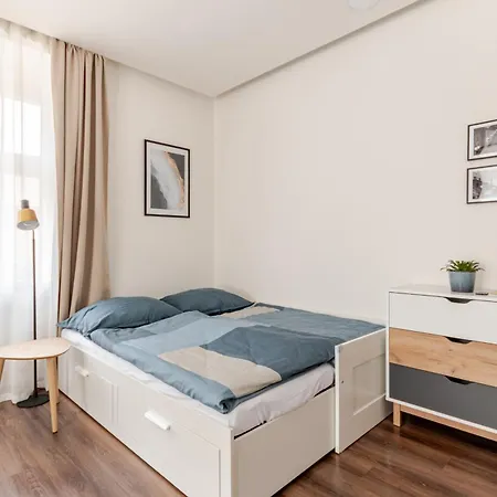 Charm Deco Near Old Town, All-friendly Apartamento *